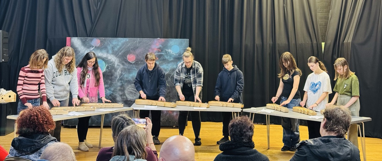 Tulipán citerazenekar