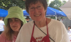 Segít önkéntes kezek