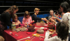 Fakanálbáb-készítés Fakanálbábú-készítés