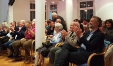 Teltház és vastaps-Dr. Berényi János főkonzul, Dr.Szabó Dezső igazgató, Gémesi István  lelkipásztor