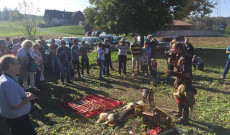 Mónus József íjászbemutatója