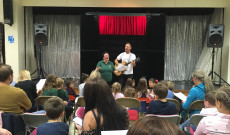 Évnyitó családi nap a &quot;Szóló Szőlő&quot; Chesteri Magyar Tanodával