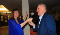 Közös éneklés a vendégekkel