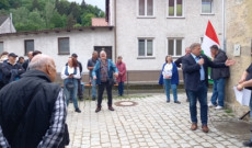 Braun polgármester úr vidám hangnemben szólt a hallgatósághoz az ünnepélyes megnyitón.