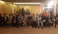 Az ünneplő közönség egy része Az ünneplő közönség egy része