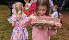 Erdei kincskeresésre készülődve Erdei kincskeresésre készülődve