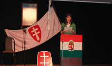 Gruber Enikő szavalása