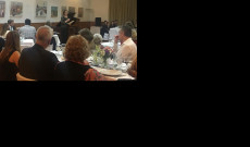 Az egybegyűltek köszöntése