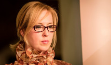 Zsuffa Tünde a budaörsi könyvbemutatón. Fotó: Juhász Éva