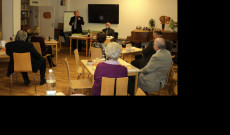 A Váltóláz című verseskötet bemutatóján a Bécsi Magyar Otthonban A Váltóláz című verseskötet bemutatóján a Bécsi Magyar Otthonban