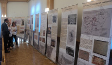 Gulág-kiállítás Felsőpulyán, a Városháza dísztermében Gulág-kiállítás Felsőpulyán, a Városháza dísztermében