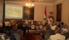 Az Ars Sacra Fesztivál keretében Molnár-C. Pál művészetéről tartott vetítettképes előadást Bécsben Csillag Péter, a művész unokája