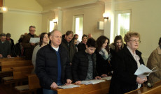 A gyülekezet tagjai a linzi ökumenikus istentiszteleten A gyülekezet tagjai a linzi ökumenikus istentiszteleten