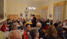 Varga Gabriella Kőrösi-ösztöndíjas a farsangi mulatságot székely humorral színesítette Varga Gabriella Kőrösi-ösztöndíjas a farsangi mulatságot székely humorral színesítette