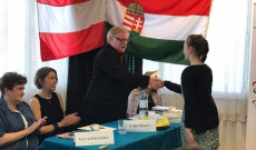 Verőfény - a Bécsi Magyar Iskola versmondó vetélkedője Verőfény - a Bécsi Magyar Iskola versmondó vetélkedője