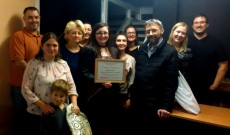 A Zsigmond Király Magyar Iskola csapatának egy része A Zsigmond Király Magyar Iskola csapatának egy része