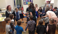 13. Tanodanap, Chester, Anyák napja, tánc 13. Tanodanap, Chester, Anyák napja, tánc