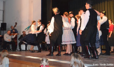 Táncok Bökönyből2 Táncok Bökönyből2