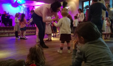 Párra várva, táncba állva Párra várva, táncba állva