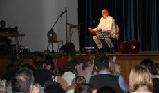 Gryllus est Gryllus est