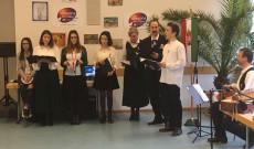 48-as Ünnep Nürnbergben Kórus tekerőkísérettel.