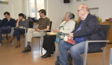 Pillanatképek a költészet napi verses estről