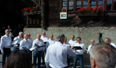 Alpesi férfikórus koncertje Grimentz-ben