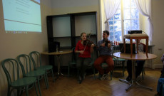 Énektanítás közben. Török Ernő