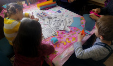 A legkissebbek színpadi játékkal készültek