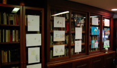 A versekhez készített rajzok a könyvtárban rajzok