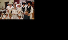 A magyar iskola néptánc csoportja