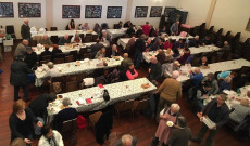 Templom, tömeg, bazár