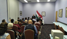 Geiger Mihály vezető konzul beszédet tart ae2