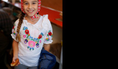 Bíborka, a vendégcsalogató leányzó Bíborka