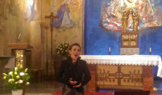 Többek között Cesar Franc Panis Angelicus-át is hallhattuk Orsolya Ferencz előadásában. Többek között Cesar Franc Panis Angelicus-át is hallhattuk Orsolya Ferencz előadásában.