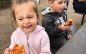 Ez a pizza nem is olyan rossz... Ez a pizza nem is olyan rossz...