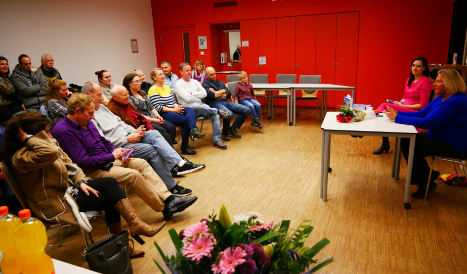 Nőnapi könyvbemutató a Nürnbergi Magyar Kultúregyesület klubestjén