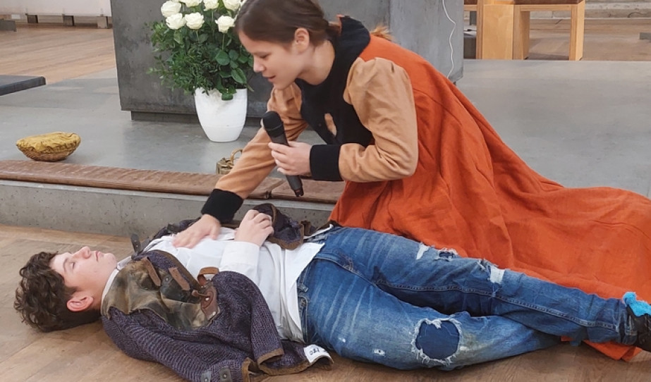 Színdarab a Nagyszalontai Gyermekotthon színész palántáinak előadásában