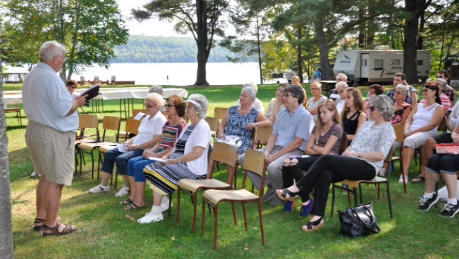 Szabadtéri istentisztelet Kanadában