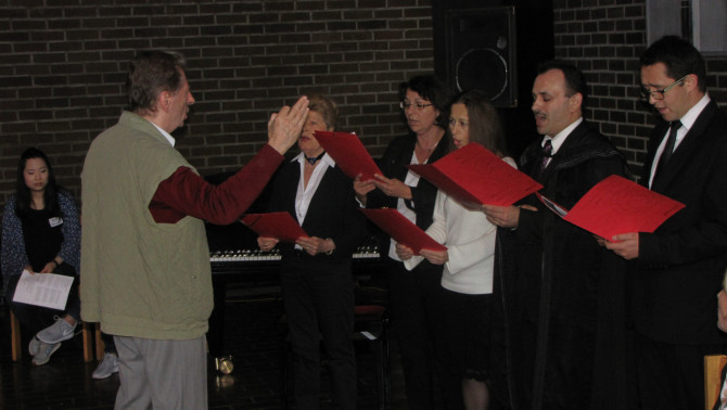 Gyülekezetünk szépen zengő kórusa és kórusvezetője