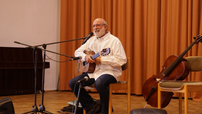 Gryllus Vilmos duplakoncert és élőzenés gyerektáncház Nürnbergben  Gryllus Vilmos duplakoncert és élőzenés gyerektáncház Nürnbergben