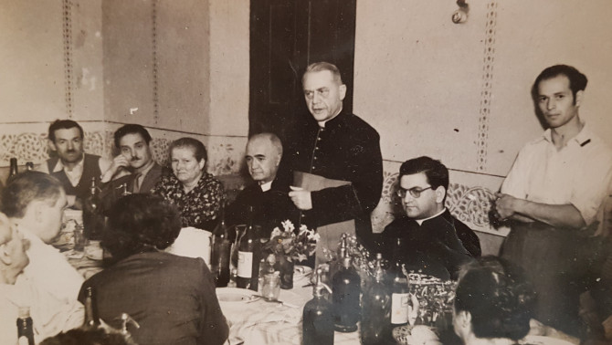 Mons. Luttor Ferenc (1886-1953) Villa Angela-i magyarok körében az 1940-es évek végén