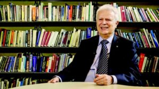 Dr. Diósady Levente, a Széchenyi Társaság alelnöke Dr. Diósady Levente, a Széchenyi Társaság alelnöke