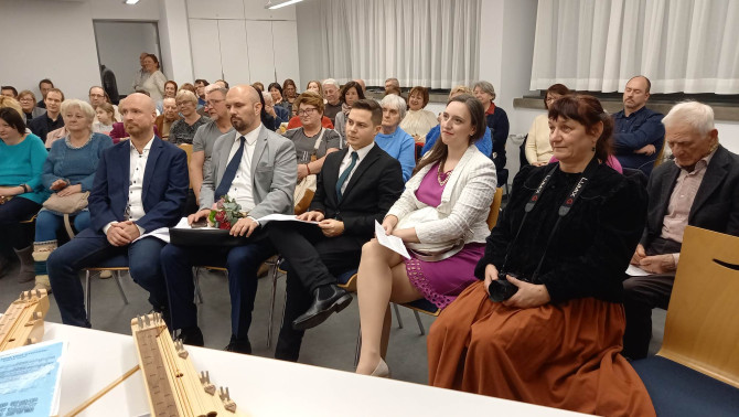 Meghívott vendégek, Nürnbergből Hegede Szabolcs konzul és Patkós István konzuli munkatárs, Münchenből Juhász Gergely magyar közösségekkel való kapcsolattartásért felelős diplomata, Dr. Vucsicsné Zombory Anikó, egyesületi elnök, Bodorné P. J.ösztöndíjas Teltház a Klubesten