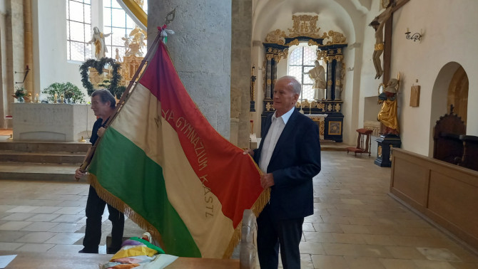 Az ökumenikus istentiszteletet Molnár Ottó prelátus tartotta, aki egykor maga is a gimnázium diákja volt. Az ökumenikus istentiszteletet Molnár Ottó prelátus tartotta, aki egykor maga is a gimnázium diákja volt.