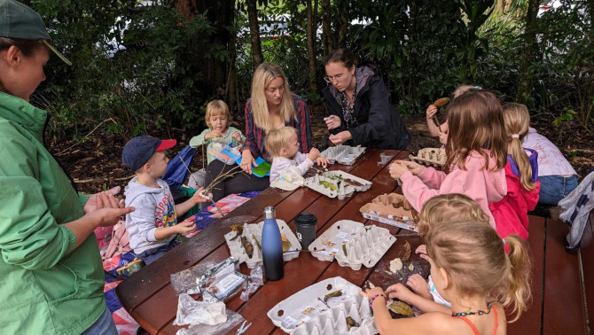 Madarak és fák napján szoborkészítés Madarak és fák napján szoborkészítés