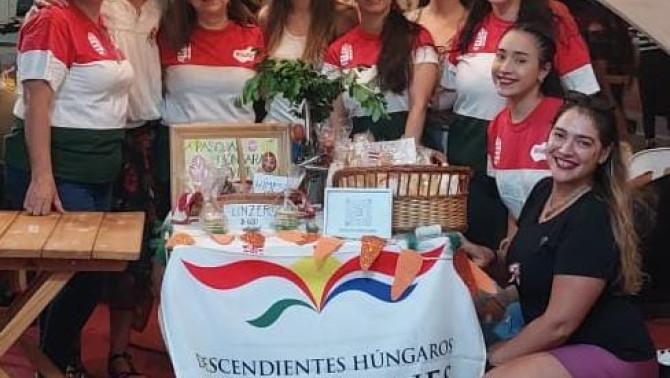 A Misionesi magyarok standja a húsvéti vásárban A Misionesi magyarok standja a húsvéti vásárban