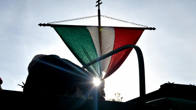 Emlékezés a megtorlás elől menekülő, üldözött hősökre és az önzetlen segítséget nyújtókra. Emlékezés a megtorlás elől menekülő, üldözött hősökre és az önzetlen segítséget nyújtókra.