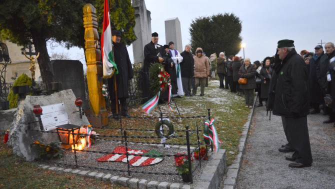 Ökumenikus imaóra és koszorúzási ünnepség Németóváron Ökumenikus imaóra és koszorúzási ünnepség Németóváron