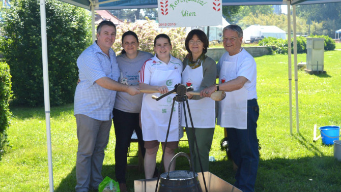 8. Bécsi Gulyásfesztivál - a Kerekasztal csapata